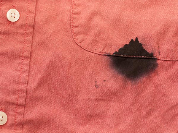 இங்க் கறையை நீக்குவது எப்படி?