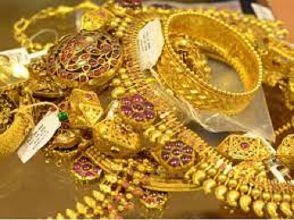 எந்த திசையில் தங்கத்தை வைக்க வேண்டும்?