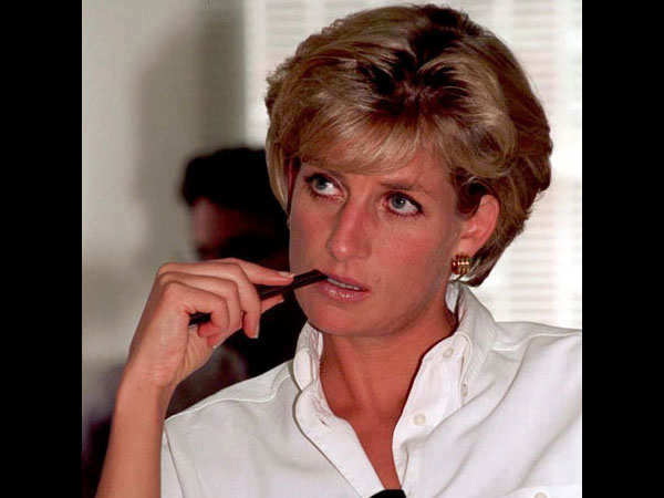 இளவரசி டயானா எங்கே புதைக்கப்பட்டார்?