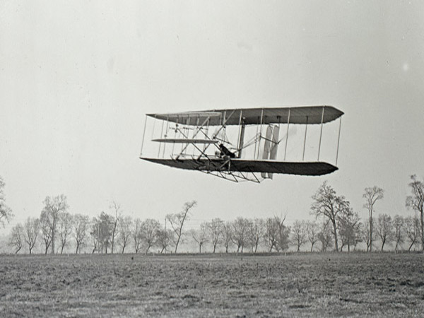 முதல் போர் விமானம் 