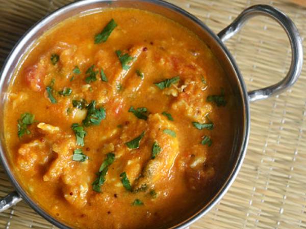 Udaitha Muttai Kulambu Recipe In Tamil