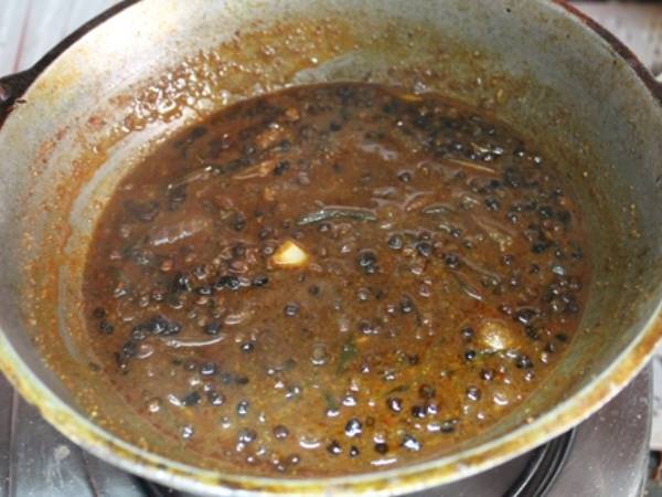 Manathakkali Vathal Kuzhambu Recipe In Tamil