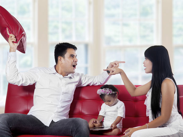 மற்ற பெற்றோரைப் பற்றி தவறாகப் பேசாதீர்கள்