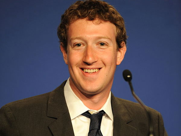 பெரும்பாலும் கண்ணாடி அணிவதில்லை பெரும்பாலும் கண்ணாடி அணிவதில்லை