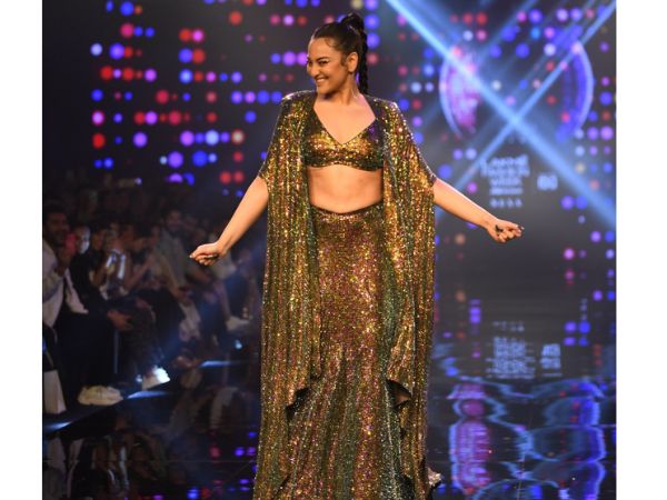 Lakme Fashion Week 2023: Stunning Looks of Actress Sonakshi Sinha