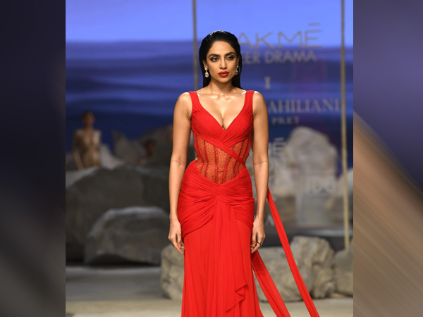 சோபிதா துலிபாலா