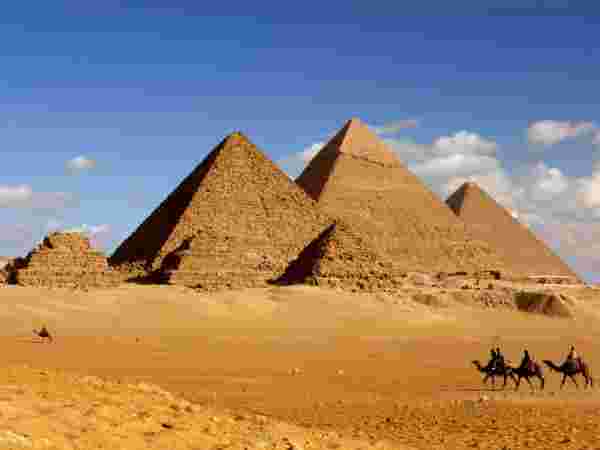 பிரமிடுகள் அடிமைகளை வைத்து கட்டப்படவில்லை