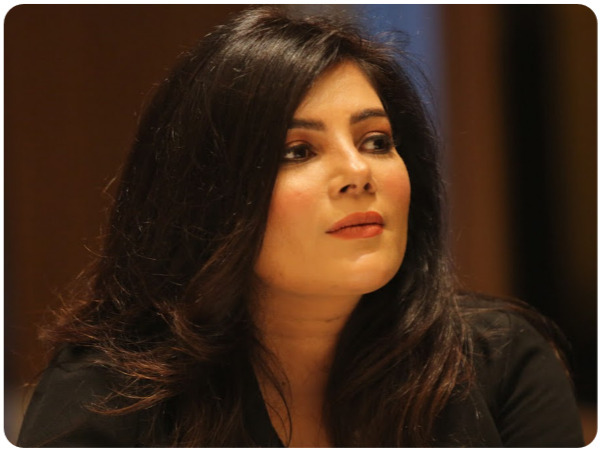 5. ஷ்ரத்தா ஷா்மா - யுவா்ஸ்டோாி (Yourstory) நிறுவுனா்