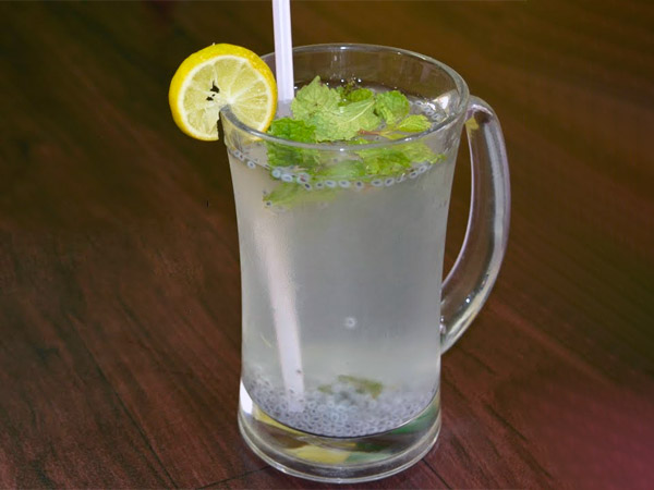 Summer Health Tips: Reasons To Add Sabja Seeds To Your Diet This Summer in Tamil