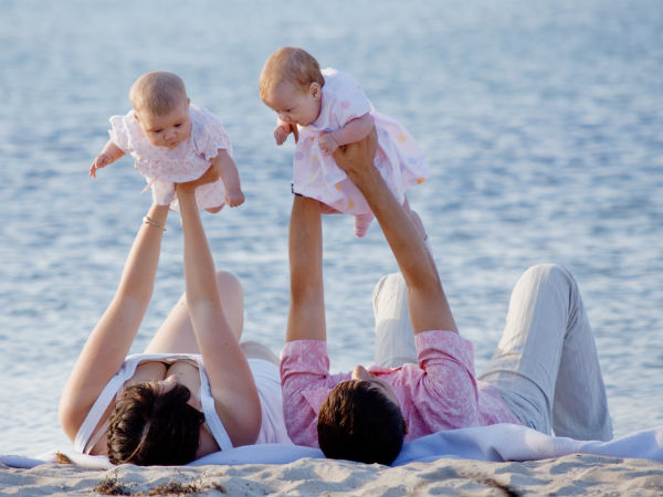 Tips and Schedule to Breastfeed Twin Babies in Tamil