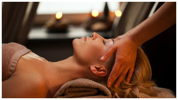 Shirodhara: Uses And Benefits Of This Ayurvedic Therapy In Tamil