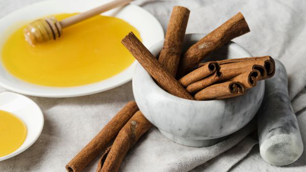 How To Treat Acne With Honey And Cinnamon In Tamil 