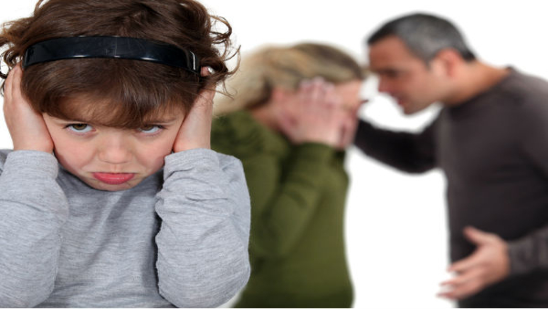 Chanakya Niti: Parents Should Not Make These Mistakes in Front of Children in Tamil