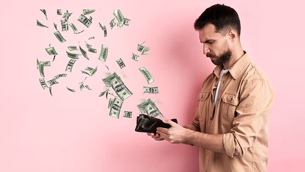 Vastu Tips: Vastu Mistakes That Sink You in Deep Debts in Tamil