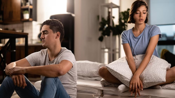 Signs Your Partner Is Bored With You in a Relationship in Tamil Signs Your Partner Is Bored With You in a Relationship in Tamil