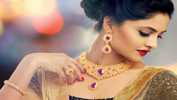 Zodiac Signs Who Hate to Wear Gold in Tamil