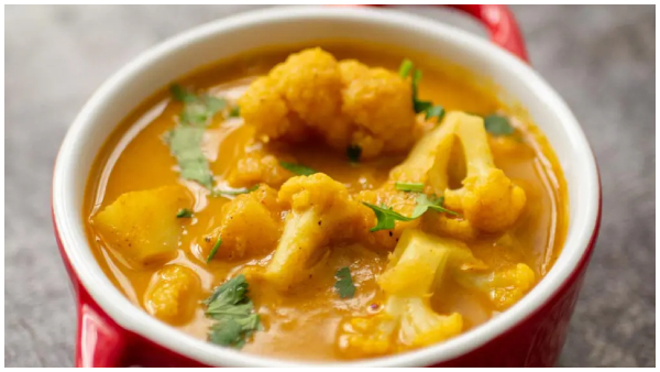 Cauliflower Urulai Kuzhambu Recipe