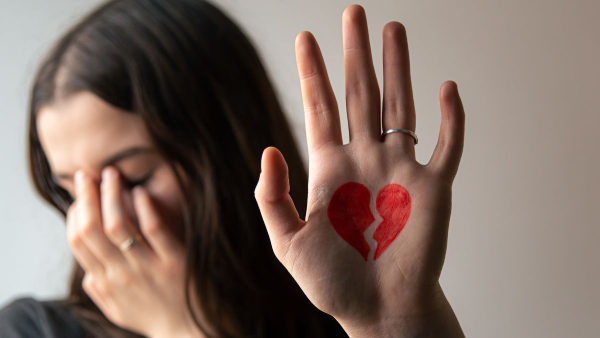 Zodiac Signs Who Are Experienced Too Many Heartbreaks In Tamil 