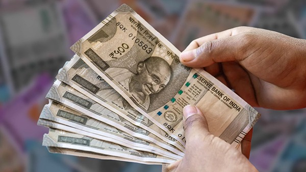 Vastu Tips for Money: Mistakes Should Avoid While Counting Money in Tamil