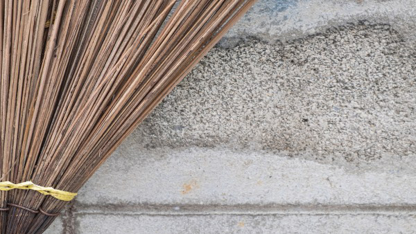 Diwali 2023: Broom Rituals To Attract Luck And Prosperity in Tamil