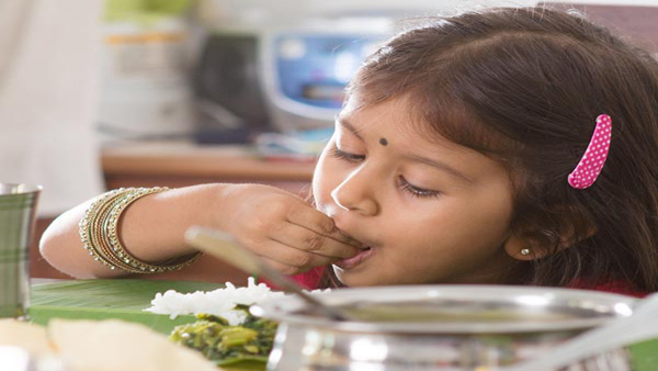 Scientific Reason Behind Eating With Hands And Benefits In Tamil 