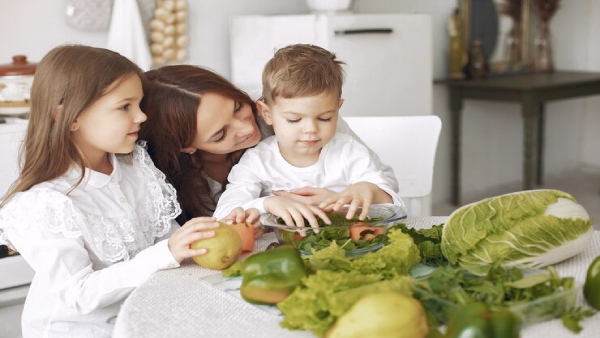Ways To Make Your Kids Eat Leafy Greens In Tamil 