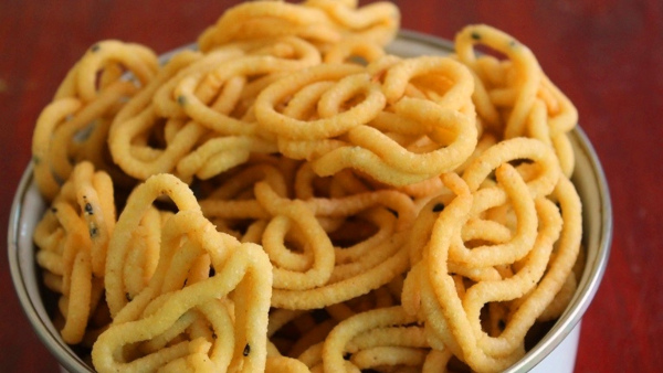 Diwali Special Moong Dal Murukku Recipe