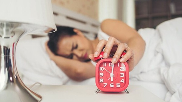Why You Should Never Use the Snooze Button in Tamil Why You Should Never Use the Snooze Button in Tamil