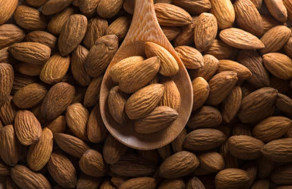 Harmful Effects of Eating Too Many Almonds in Tamil