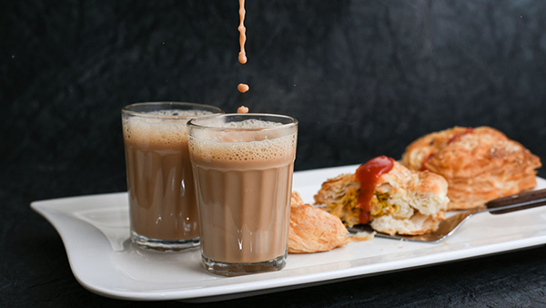 Foods you should avoid pairing with tea at all costs and why in tamil 