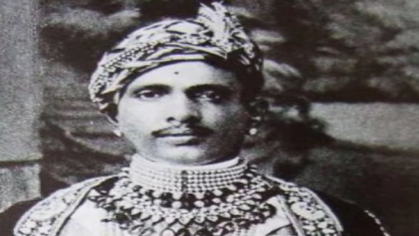 Indian King Who Bought 10 Rolls Royce Cars and Converted Them Into Garbage Vehicles 