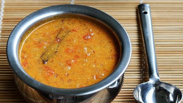 Thakkali Kurma: How To Make a Tomato Kurma Recipe