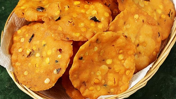 Gothumai Maavu Thattai How To Make a Wheat Thattai Recipe