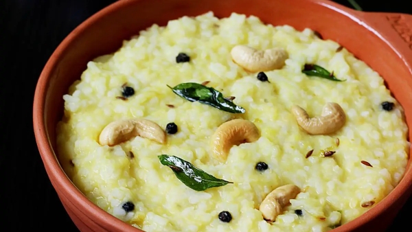 Iyer Veetu Style Ven Pongal How To Make A White Pogal Recipe