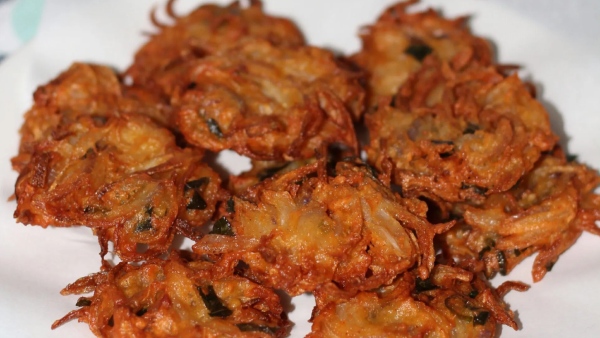 Potato Vada How To Make A Urulaikilangu Vadai Recipe