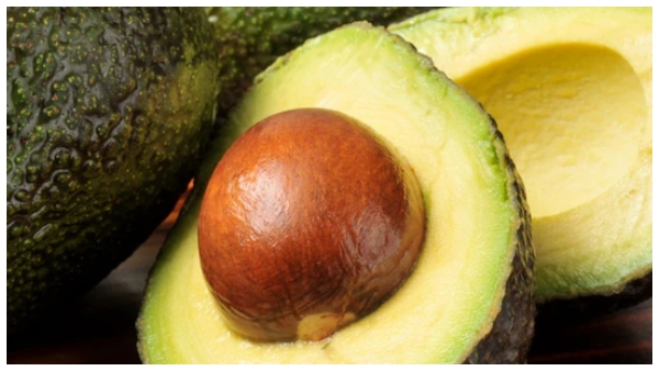 can we eat avocado seeds are there any risks what do the experts