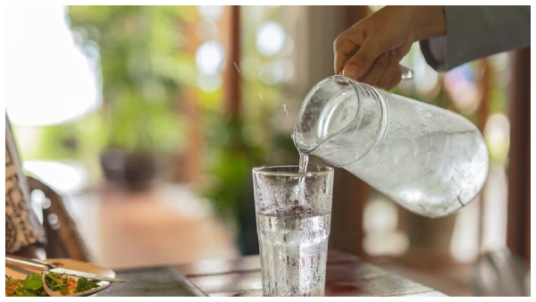 drinking ice water in summer