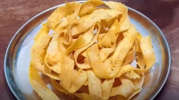 Ola Pakoda How To Make a Ribbon Pakoda Recipe