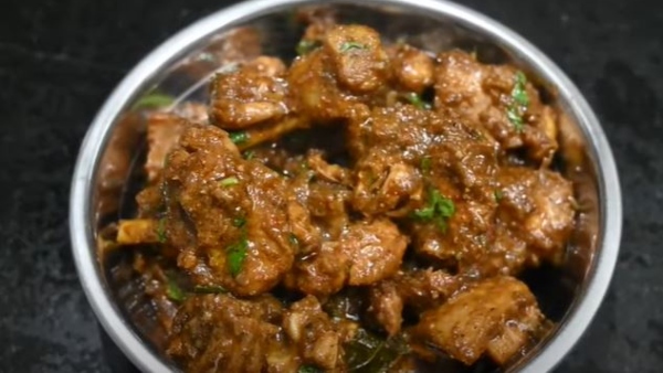 Varutharacha Chicken Gravy How To Make a Varutharacha Chicken Gravy Recipe