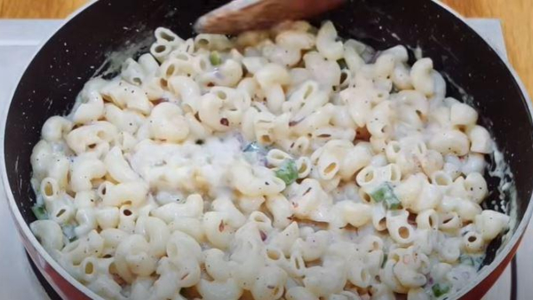 White Sauce Pasta How To Make a White Sauce Pasta Recipe
