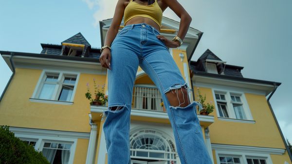 Baggy vs Regular Jeans Guide