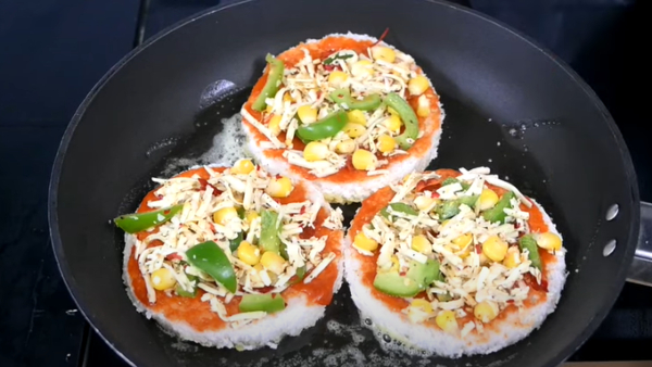 Homemade Pizza How To Make a Homemade Pizza Recipe