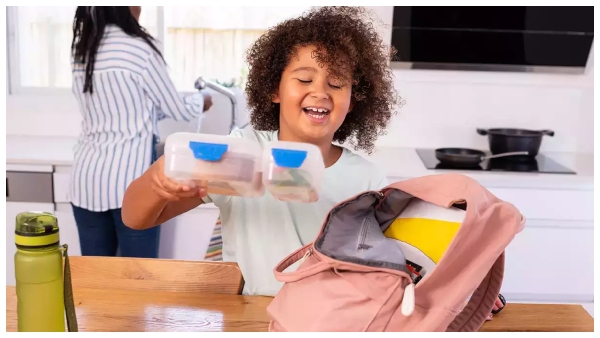 how to clean bad smell from lunch boxes and bottles