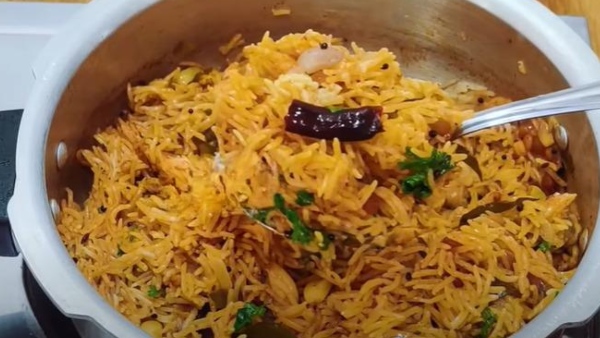 Onion Pulao How To Make a Onion Pulao Recipe