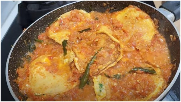 Muttai Omelette Thokku How To Make a Egg Omelette Thokku Recipe