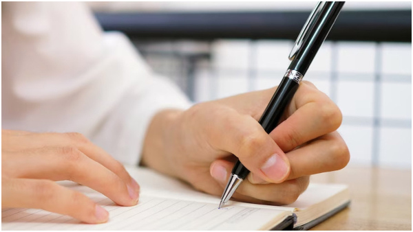 International Left-Handers Day 2024 Personality Traits Of Left Handed People In Tamil