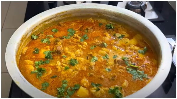 Karaikudi Mutton Kuzhambu How To Make a Karaikudi Mutton Curry Recipe