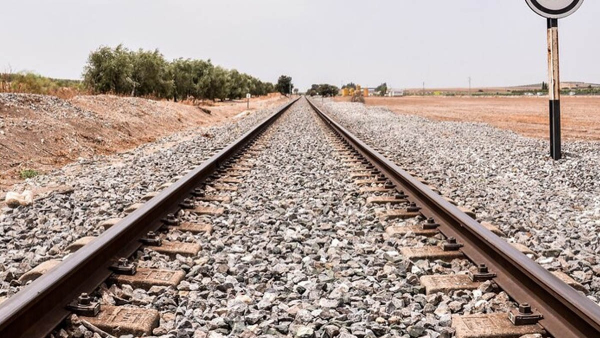 Why Do Railway Tracks Have Stones in Tamil