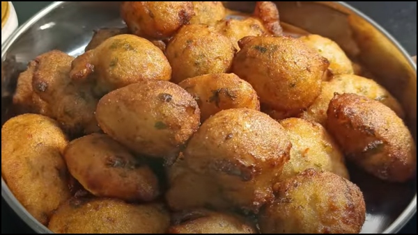 Idli Maavu Kara Bonda How To Make a Idli Maavu Kara Bonda Recipe