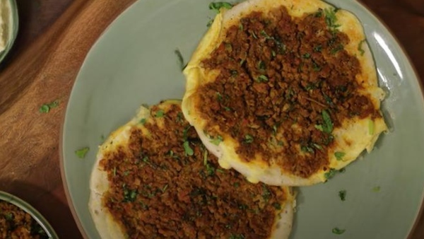 Madurai Special Mutton Kari Dosa How To Make a Mutton Kari Dosa Recipe